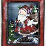 Wanddekoration "Weihnachtsmann auf Ski", Metall, farbig gefasst, kastenförmig, durchbrochen gearbeitete Front, für 2 Kerzen, Gebrauchspuren, 54x42,5x8 cm cm - photo 1