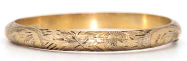 Armreif, 835er Silber vergoldet, ziseliert, Handarbeit, Steckschloß mit Sicherheitsacht,13 g, Innen-Dm. 5,7 cm