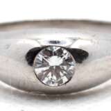 Brillant-Ring, 585er WG, mit Brillant-Solitär von 0,7 ct., vsi, 8,5 g, RG 67,5 - фото 1