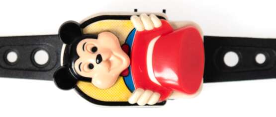 Kinderarmbanduhr "Mickey Mouse", Kunststoff, Hut und Kopf über digitaler Anzeige beweglich, nicht funktionstüchtig, Batterie muß gewechselt werden - Foto 1