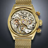 ROLEX, RARE YELLOW GOLD CHRONOGRAPH 'DAYTONA', WITH CHAMPAGNE 'OYSTER SPLIT' DIAL, REF. 6265 - фото 4