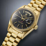ROLEX, RARE YELLOW GOLD 'DAY-DATE', WITH QABOOS SIGNATURE, REF. 1807 - Foto 2