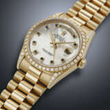 ROLEX, YELLOW GOLD, DIAMOND AND SAPPHIRE-SET 'DAY-DATE', WITH MOTHER-OF-PEARL DIAL, REF. 18338 - photo 2