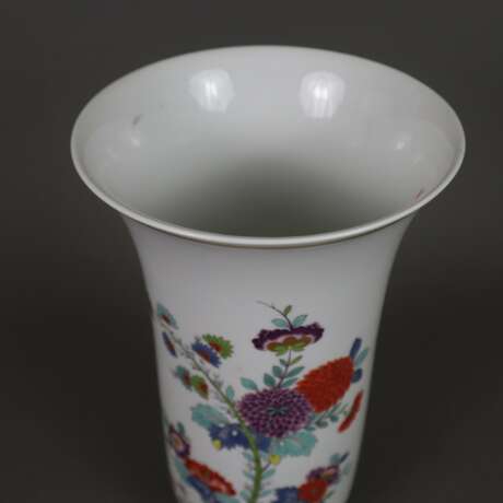 Vase - Meissen, 20.Jh., "Kakiemon"-Dekor, glockenf… - фото 3