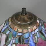 Große figürliche Tischlampe mit Blumendekor im Tif… - фото 5