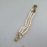 Perlenarmband- 3-strängig, aus 45 Zuchtperlen von… - Foto 4