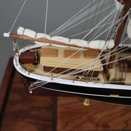 Modellschiff "Cutty Sark" im Schaukasten - maßstab… - Foto 13