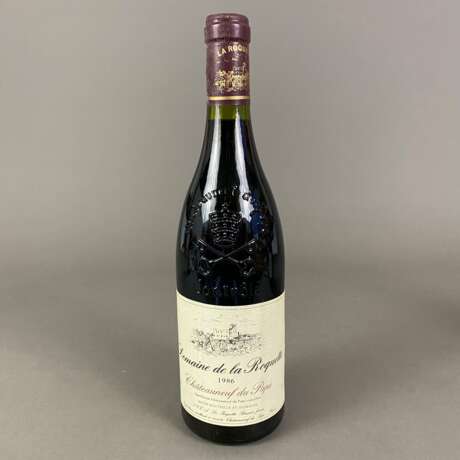Weinkonvolut - 3 Flaschen 1986 Domaine de la Roque… - photo 4