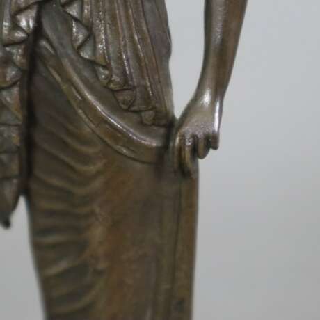 Figurine einer antiken Priesterin - Bronze, braun… - фото 5