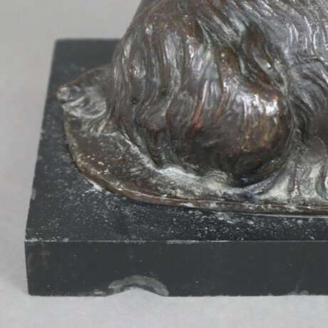 Bronzefigur - vollrunde Darstellung eines Puttos m… - Foto 2