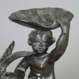Bronzefigur - vollrunde Darstellung eines Puttos m… - фото 3