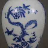 Blau-weiße Balustervase - China 20.Jh., dekoriert… - фото 4