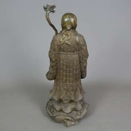 Figürliche Bronze „Shoulao“ - China, ausgehende Qi… - Foto 3