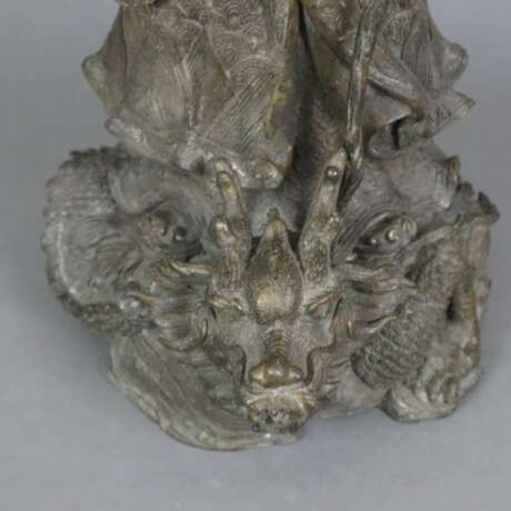 Figürliche Bronze „Shoulao“ - China, ausgehende Qi… - photo 10