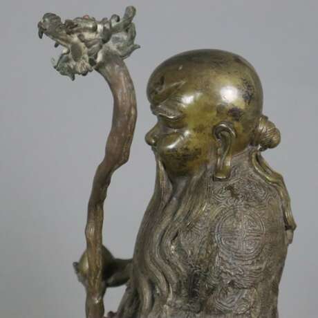 Figürliche Bronze „Shoulao“ - China, ausgehende Qi… - Foto 11
