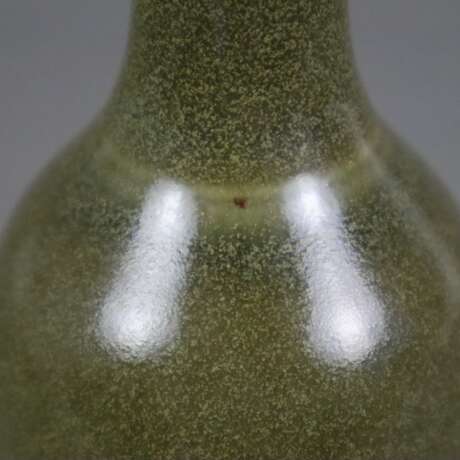 Kleine Flaschenvase - China 20.Jh., Porzellan mit… - photo 4