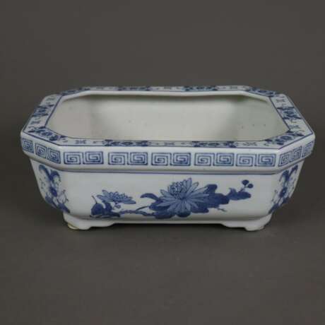 Blau-weiße Jardinière - Porzellan, China 20.Jh., o… - Foto 1