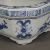 Blau-weiße Jardinière - Porzellan, China 20.Jh., o… - Foto 5