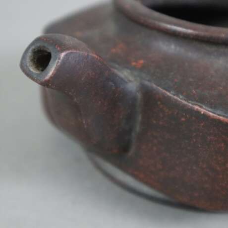 Kleine Zisha-Teekanne - China, Yixing-Keramik, abg… - photo 4