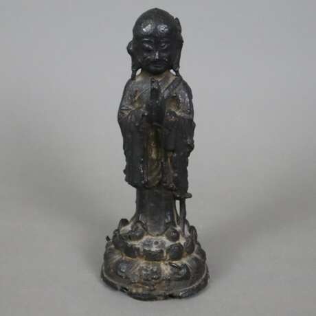 Kleine Bronze eines Buddhaschülers - China, Ming/Q… - Foto 1