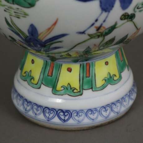 Vase - China 20.Jh., Porzellan bemalt in Unterglas… - фото 2