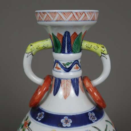 Vase - China 20.Jh., Porzellan bemalt in Unterglas… - photo 4