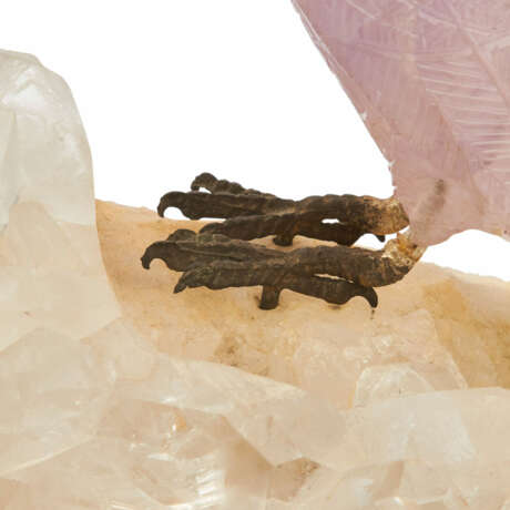 Mineralien-Papagei auf Bergkristallsockel. - Foto 6