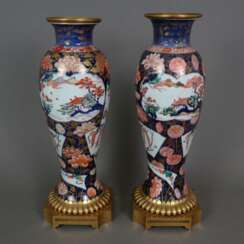 Ein Paar Imari-Balustervasen - Japan, spätere Edo-…