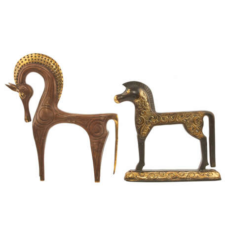 Zwei stilisierte Pferdeskulpturen aus Metall. - Foto 2
