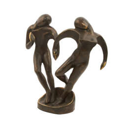 Skulptur eines tanzenden Paares aus Metall.