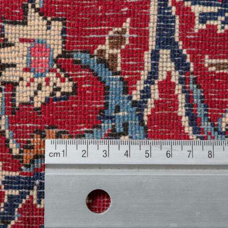 Orientteppich. IRAN, 1960er/70er Jahre, ca. 400x276 cm. - photo 5
