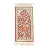 Orientteppich aus KASCHMIRSEIDE/INDIEN, 20. Jahrhundert, ca. 96x50 cm. - photo 2