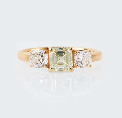 Feiner Fancy-Diamant-Ring. - Foto 1