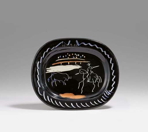 Pablo Picasso Ceramics. Corrida on Black Ground - Foto 1