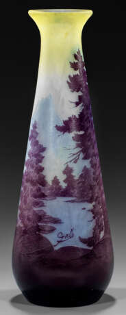 Gallé-Vase mit Alpenlandschaftsdekor "Paysage alpin" - фото 1