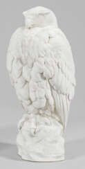 Große Keramikfigur eines Falken