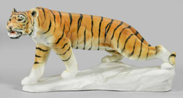Große Art Déco-Tierfigur "Schreitender Tiger"