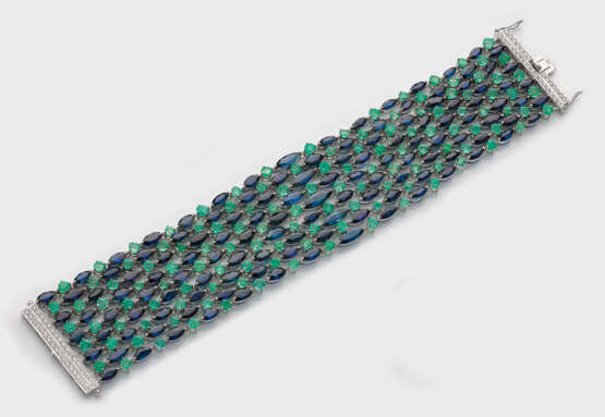 Glamouröses Manschetten-Armband mit Saphiren und Smaragden - Foto 1
