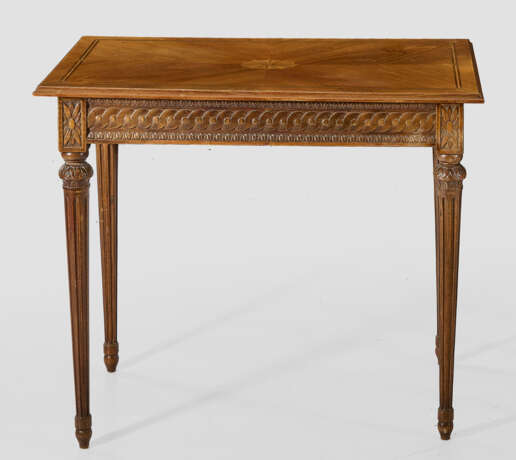 Kleiner Louis XVI-Tisch - photo 1