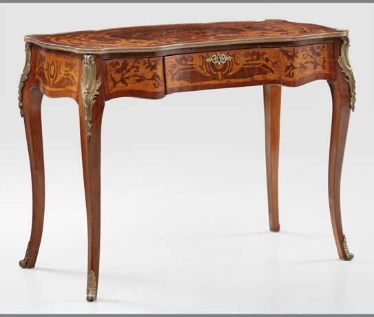 Kleines Bureau plat im Louis XVI-Stil - фото 1