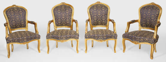 Satz von vier Armlehnstühlen im Louis XV-Stil - фото 1