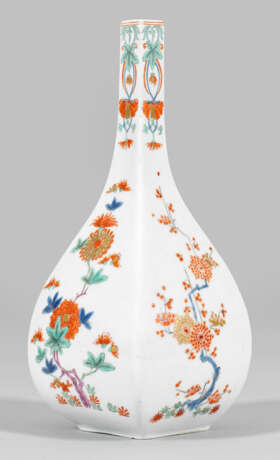 Seltene, frühe Meissen Sakeflasche mit Chrysanthemen- - фото 1