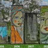 Großes Stück der Berliner Mauer mit Graffiti - photo 1