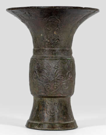 Chinesische Gu-Vase im archaischen Stil der Ming-Dynastie - Foto 1