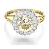 Juwelier Schilling Ring mit Fancy gelbem Brillant von über 3 Carat - фото 1