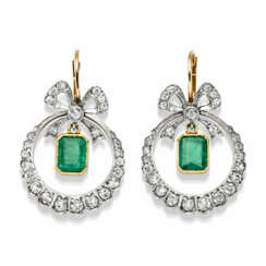 Paar Art Nouveau Schleifenohrhänger mit Smaragden und Diamanten
