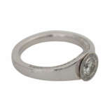 Ring mit 1 Brillant, ca. 0,6 ct, GW(K)/SI, - Foto 2