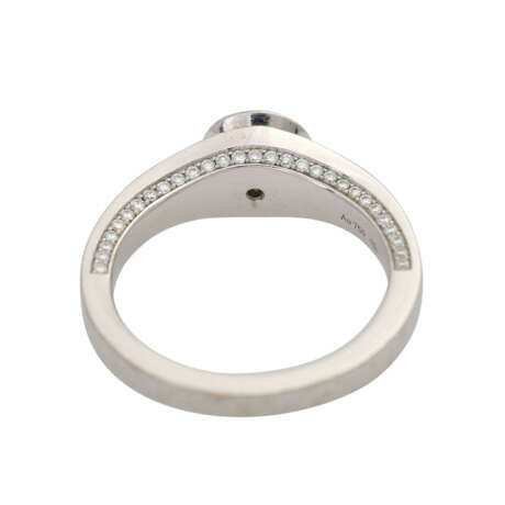 Ring mit 1 Brillant, ca. 0,6 ct, GW(K)/SI, - Foto 4