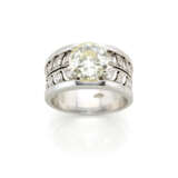 Round ct. 2.86 diamond white gold band ring accent… - Foto 1
