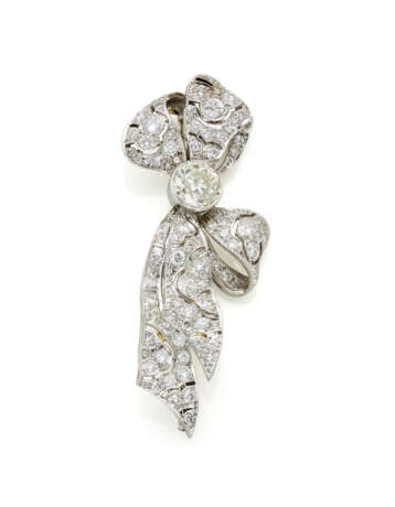 Diamond and platinum bow shaped brooch, ct. 2.10 c… - Foto 2
